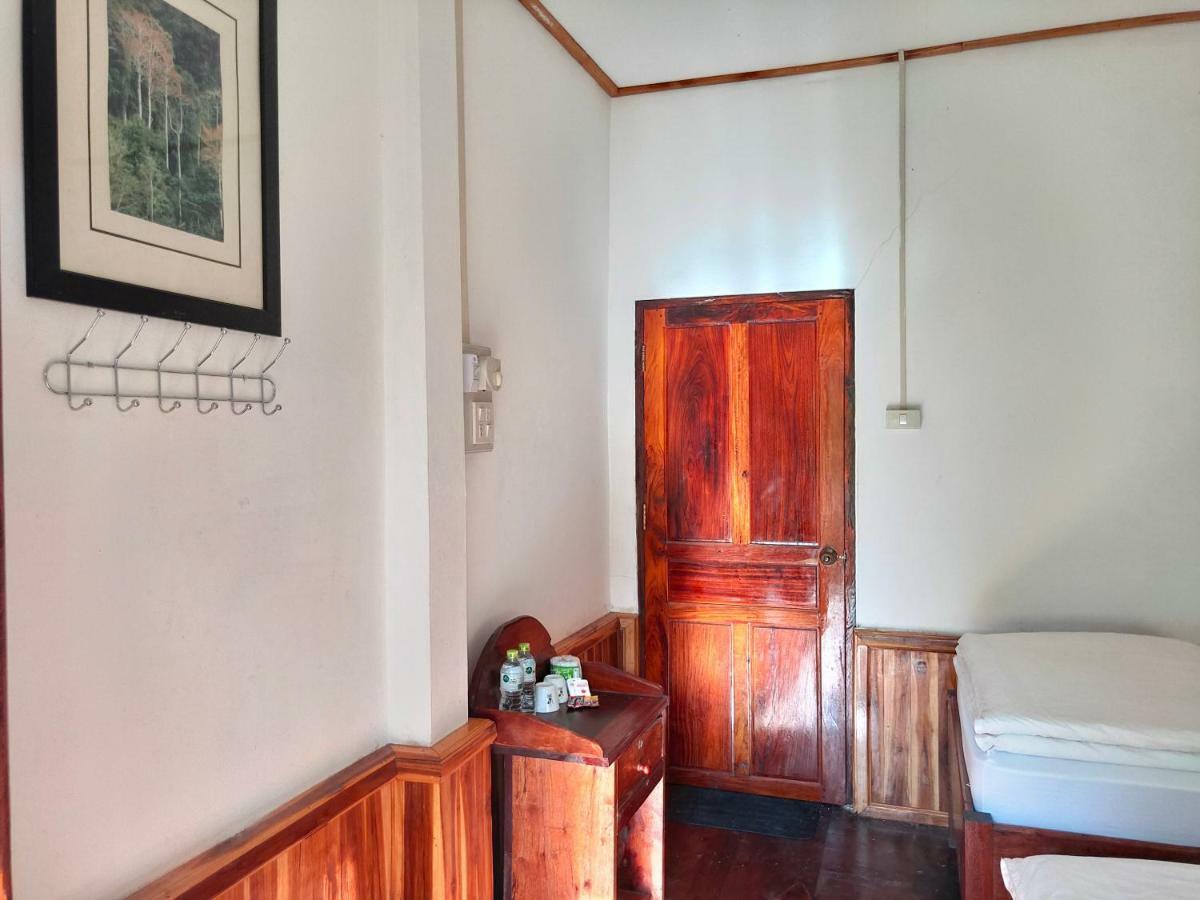 Sunset Bungalows & Gh Muang Ngoi Dış mekan fotoğraf